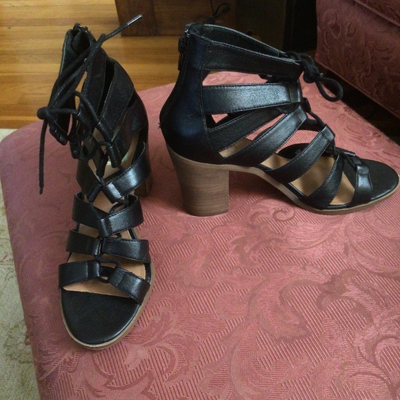 Crown Vintage Black Block Heel Gladiator Sandal sz 7 - Picture 2 of 6